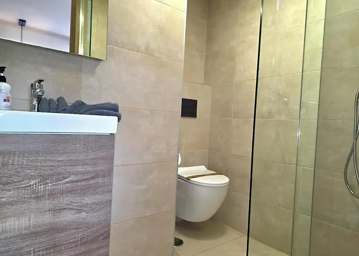 Infinity Spacious 2 Bedroom, 2 Bathroom By Namaste Elite توريمولينوس